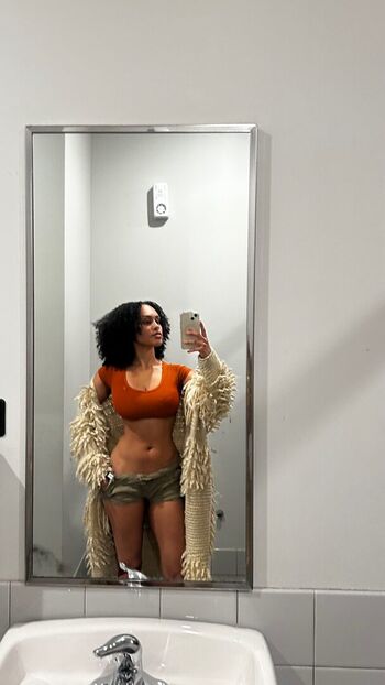 Aaliyeezy