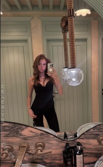 Full leaked Actuallyyhelen private onlyfans photo