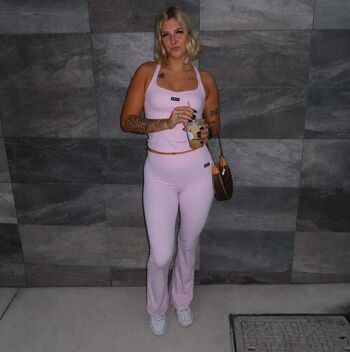 Full leaked Aimeelouisex private onlyfans photo