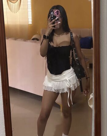 Full leaked Albeilly private onlyfans photo