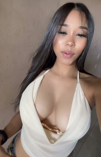 Full leaked Albeilly private onlyfans photo