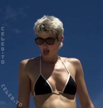 Full leaked Aleandrafrerk page private onlyfans photo