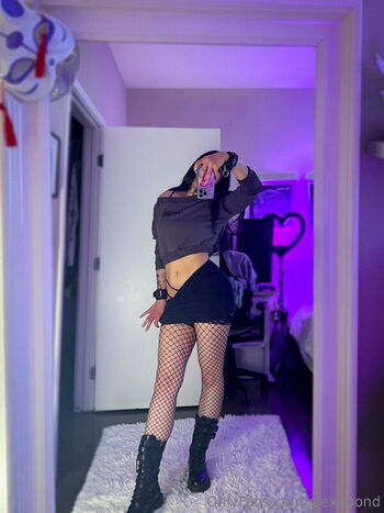 Full leaked Alexa pond page private onlyfans photo