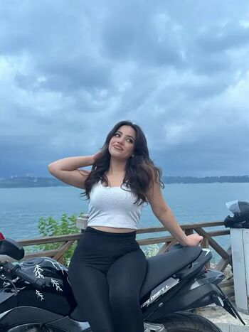 Full leaked Aleynluv private onlyfans photo