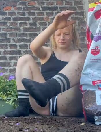 Full leaked Aline dessine page private onlyfans photo