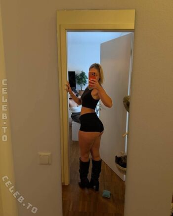 Full leaked Alischa mlr page private onlyfans photo