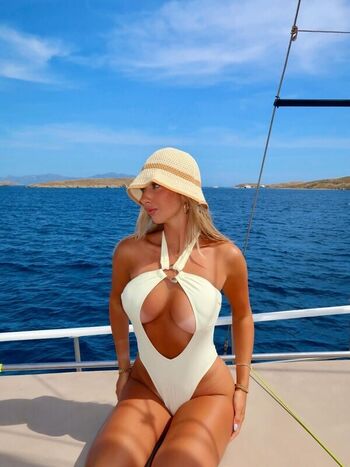 Full leaked Allielacorte page private onlyfans photo