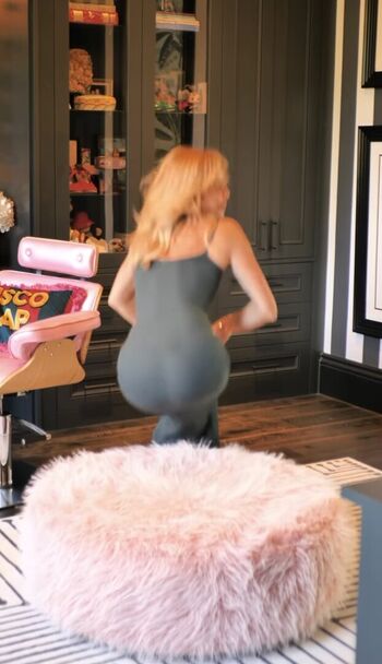 Full leaked Amanda holden  page private onlyfans photo