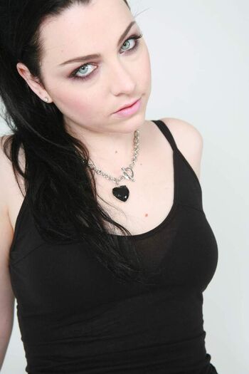 Full leaked Amy lee page private onlyfans photo