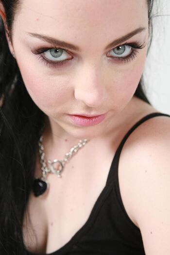 Full leaked Amy lee page private onlyfans photo