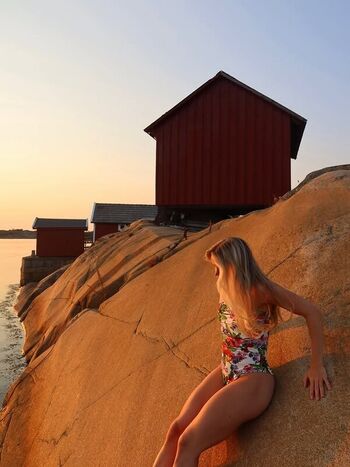 Full leaked Andrea rooth private onlyfans photo