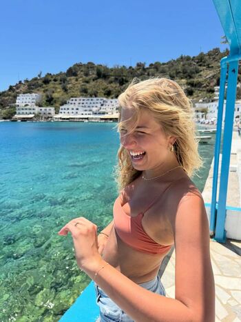 Full leaked Aniela leon page private onlyfans photo