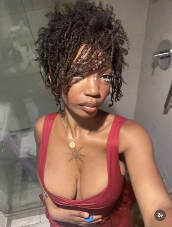 Full leaked Ankuglad private onlyfans photo
