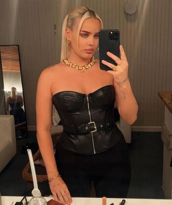 Full leaked Annemarie private onlyfans photo