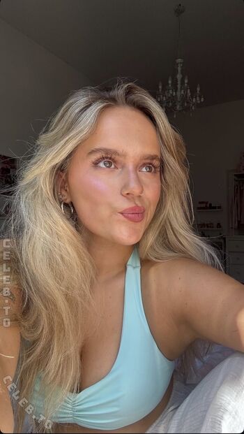 Full leaked Anniisturn private onlyfans photo