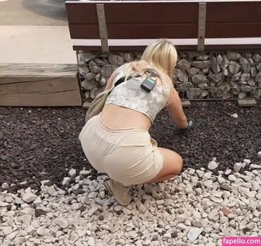 Full leaked Areliann page private onlyfans photo