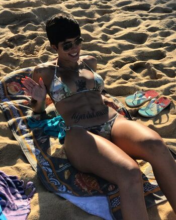 Full leaked Arianelcrd page private onlyfans photo