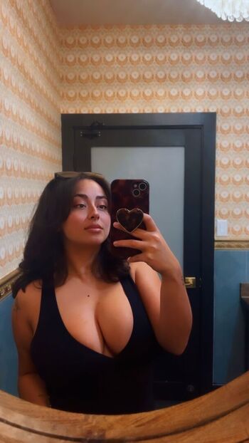 Full leaked Ariibacardi page private onlyfans photo
