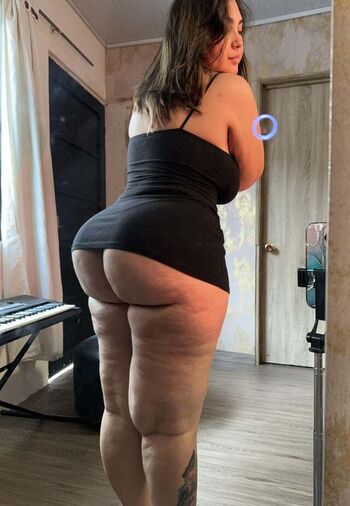 Full leaked Asszilla private onlyfans photo