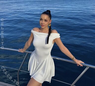 Full leaked Ayliva private onlyfans photo
