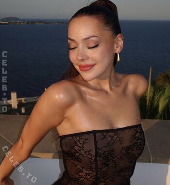 Full leaked Ayliva private onlyfans photo