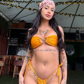 Full leaked Azzy private onlyfans photo