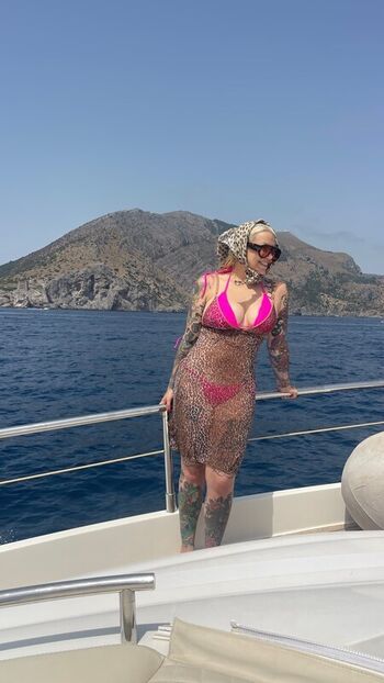 Full leaked Baileysarian private onlyfans photo