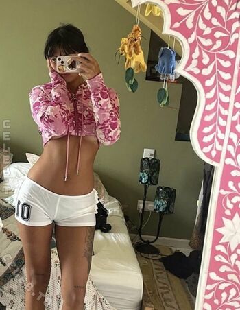 Full leaked Beabadoobee page private onlyfans photo