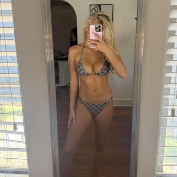 Full leaked Bella lyn private onlyfans photo