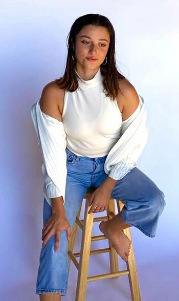 Bella Robertson