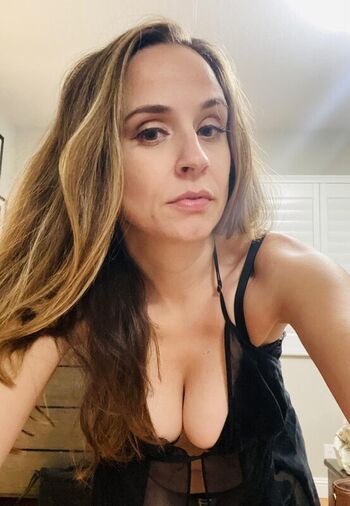 Full leaked Bella suede private onlyfans photo