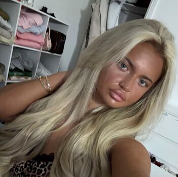 Full leaked Beth gould page private onlyfans photo