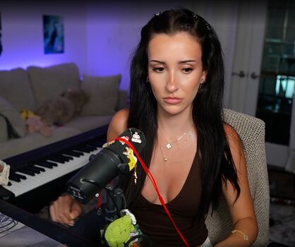 Full leaked Brieanneroksa private onlyfans photo