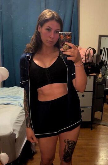 Full leaked Brittsprettypeach private onlyfans photo