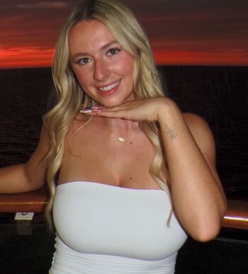 Full leaked Brooke aundrea page private onlyfans photo