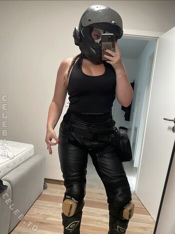 Full leaked Bruchpilotin private onlyfans photo