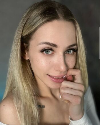 Full leaked Bubble gummy private onlyfans photo