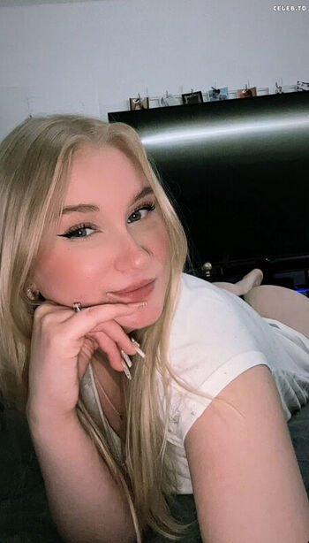 Full leaked Bunnylis private onlyfans photo