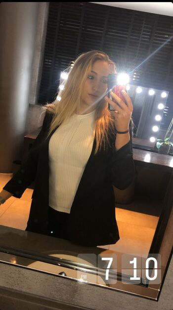 Full leaked Caitlin beevers private onlyfans photo