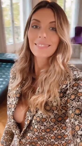 Full leaked Camille cerf page private onlyfans photo