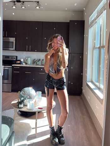 Full leaked Cary gutin private onlyfans photo