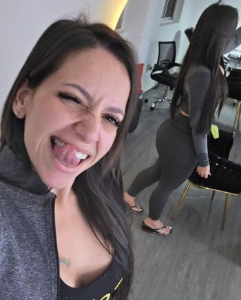 Full leaked Catirafire private onlyfans photo