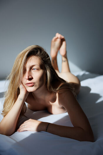 Celine_in_frame