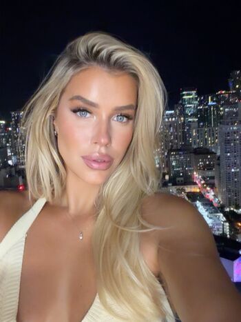 Full leaked Chelsyalondon private onlyfans photo