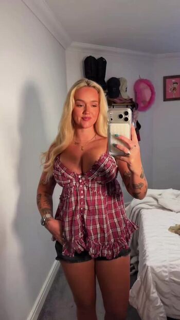 Full leaked Cherryswatermelons private onlyfans photo