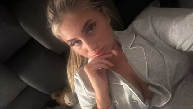 Full leaked Chloewxlker private onlyfans photo