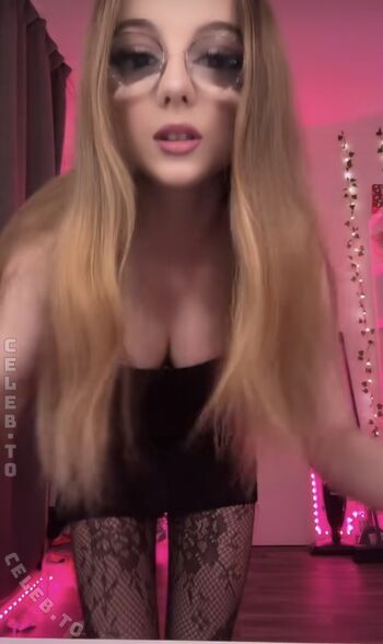 Full leaked Crystalmarykitty page private onlyfans photo