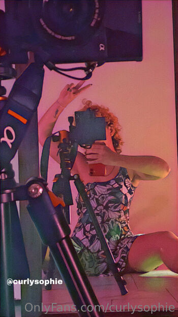 curlysophie