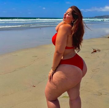 Full leaked Curvy goddesses private onlyfans photo