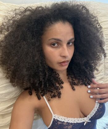 Full leaked Cxrilynne page private onlyfans photo